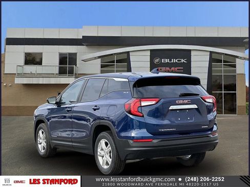 Certified 2022 GMC Terrain SLE image 4