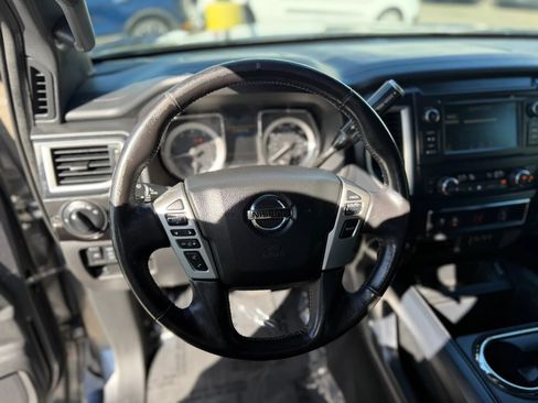 Used 2019 Nissan Titan SV w/ SV Convenience Package AWD/4WD image 19