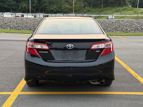 Used 2014 Toyota Camry SE FWD image 6
