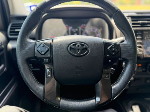 Used 2021 Toyota 4Runner Venture w/ Moonroof Package AWD/4WD image 26