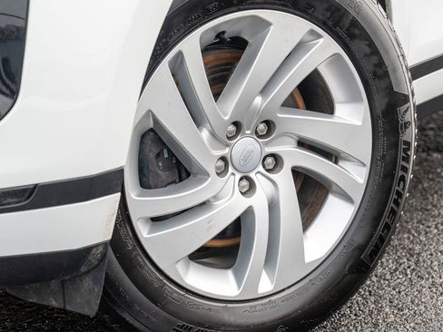 Certified 2025 Land Rover Range Rover Evoque S image 9