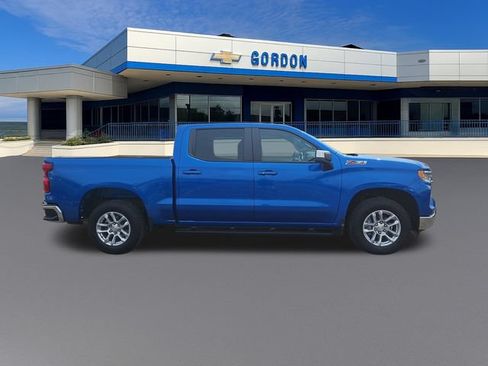 Used 2023 Chevrolet Silverado 1500 LT w/ Z71 Off-Road Package AWD/4WD image 7