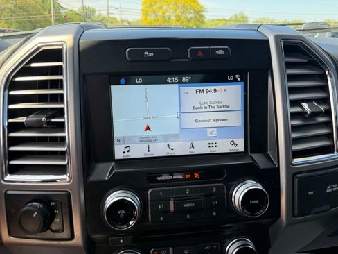 Used 2016 Ford F150 Platinum w/ Equipment Group 701A Luxury AWD/4WD image 36