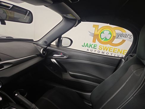 Used 2020 FIAT 124 Spider Classica w/ Technology Group image 24