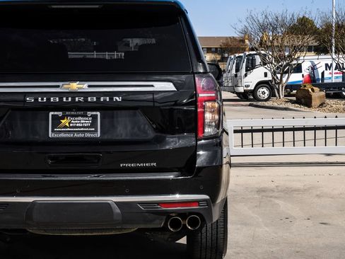 Used 2024 Chevrolet Suburban Premier image 52