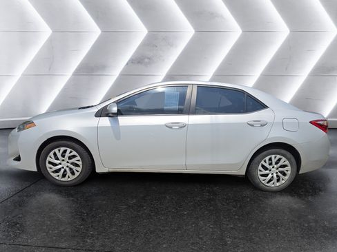 Used 2019 Toyota Corolla LE FWD image 3