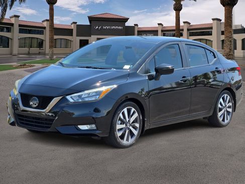 Used 2020 Nissan Versa SR FWD image 4
