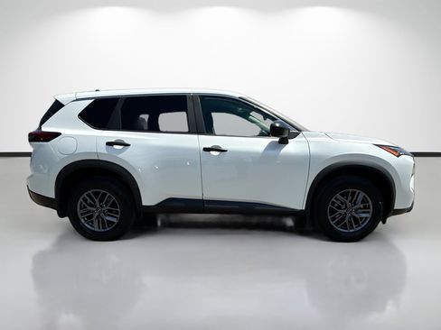 Used 2024 Nissan Rogue S FWD image 6