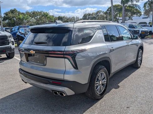 Certified 2025 Chevrolet Traverse LT w/ Driver Confidence Package image 12