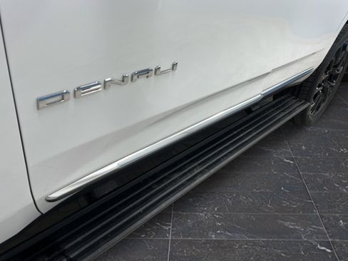 Used 2023 GMC Yukon Denali AWD/4WD image 42