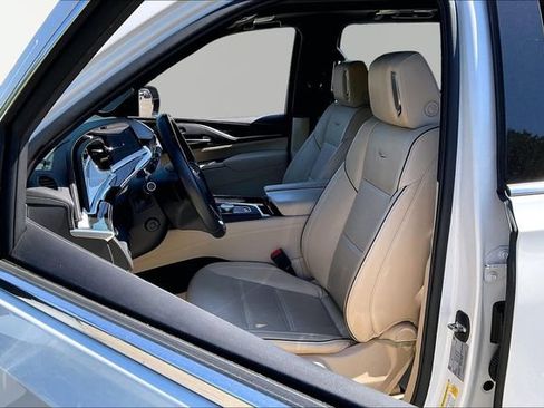 Used 2023 Cadillac Escalade ESV Premium Luxury w/ Performance Package AWD/4WD image 15