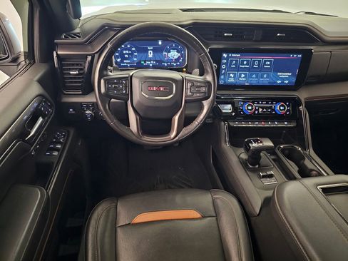 Used 2022 GMC Sierra 1500 AT4 w/ AT4 Premium Package AWD/4WD image 8