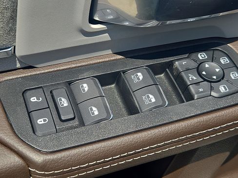 New 2025 RAM 2500 Laramie image 10