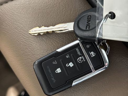 Used 2004 GMC Sierra 1500 4x4 Regular Cab w/ Light Duty Power Package image 27