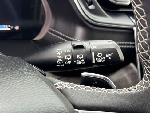 Used 2023 Jeep Grand Cherokee L Limited w/ Black Appearance Package image 18