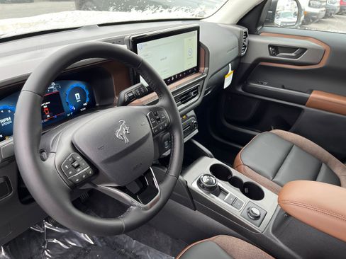 New 2025 Ford Bronco Sport Outer Banks image 7