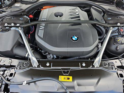 New 2026 BMW 750e xDrive w/ Executive Package image 31