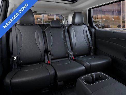 New 2025 Kia Carnival SX image 16