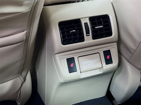 Used 2018 Subaru Outback 3.6R Limited image 24