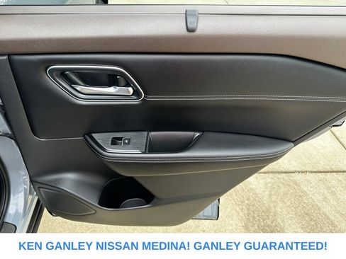 Used 2021 Nissan Rogue Platinum AWD/4WD image 46