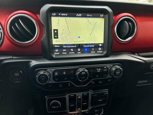 Used 2020 Jeep Gladiator Rubicon w/ Dual Top Group AWD/4WD image 12