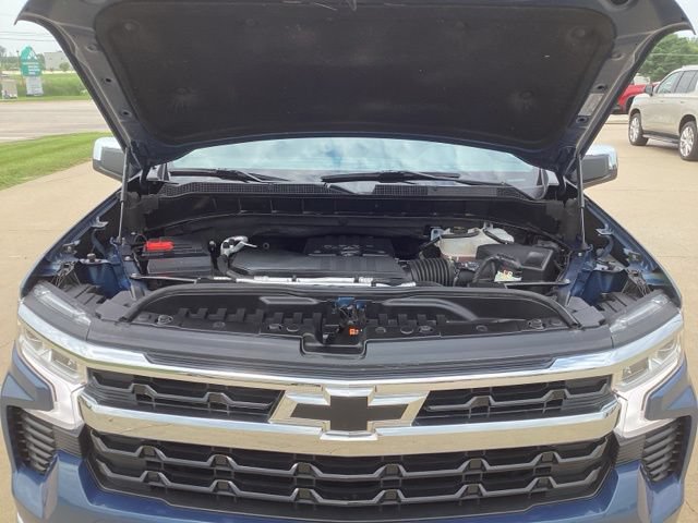 Used 2024 Chevrolet Silverado 1500 LT AWD/4WD image 16