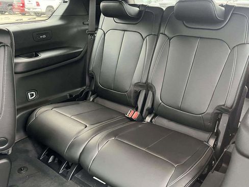 New 2025 Jeep Grand Cherokee L Limited w/ Black Appearance Package image 6