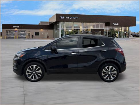 Used 2022 Buick Encore Preferred w/ Safety Package FWD image 2