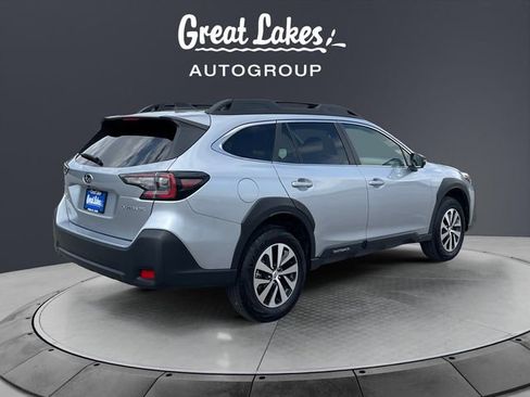 Used 2024 Subaru Outback Premium AWD/4WD image 5