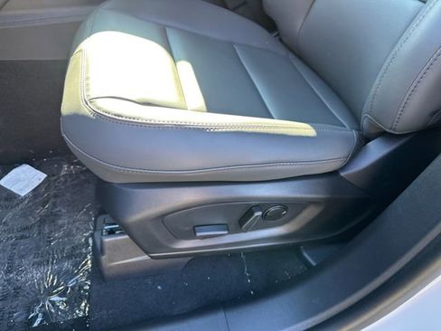 New 2026 Ford Explorer Active w/ Active Comfort Package image 25