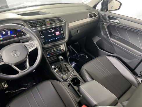 Used 2022 Volkswagen Tiguan SE AWD/4WD image 23