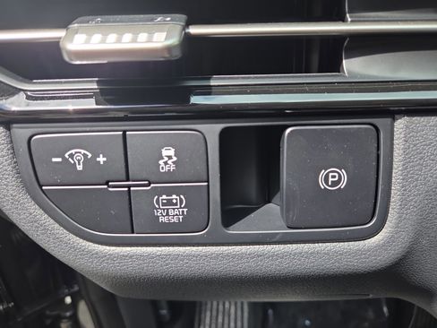 New 2026 Kia Sportage LX FWD image 12