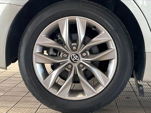 Used 2021 Toyota Avalon XLE FWD image 34