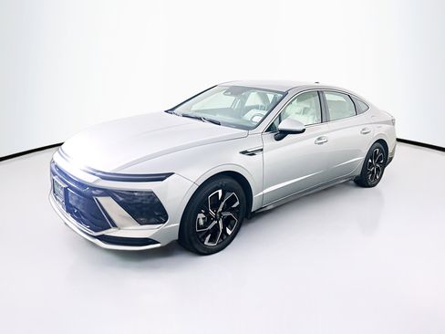Used 2025 Hyundai Sonata SEL image 3