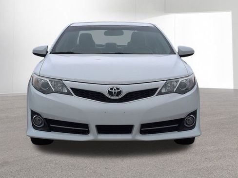 Used 2012 Toyota Camry SE image 2
