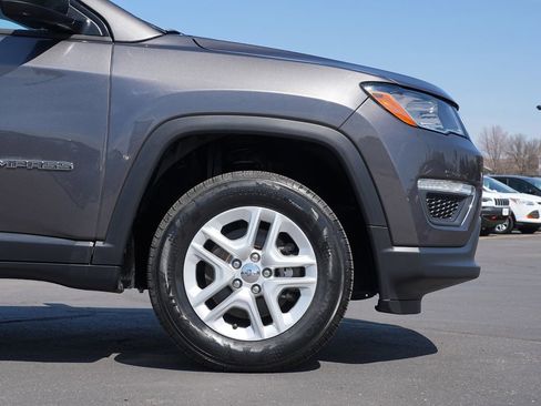 Used 2018 Jeep Compass Sport AWD/4WD image 11