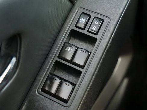 Used 2024 Nissan Frontier SL w/ Technology Package image 26