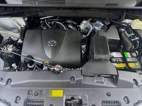 Used 2018 Toyota Highlander XLE AWD/4WD image 31