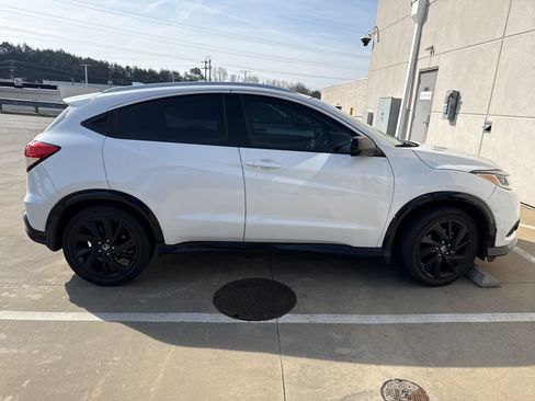 Certified 2022 Honda HR-V Sport image 11