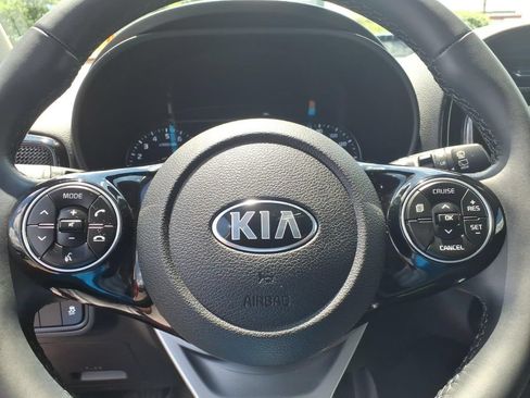 Used 2021 Kia Soul EX FWD image 5