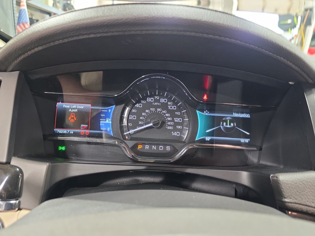 Used 2015 Lincoln MKS AWD w/ Equipment Group 101A image 18