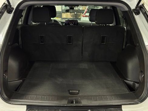 Used 2023 Chevrolet Blazer LT w/ Driver Confidence Package image 10