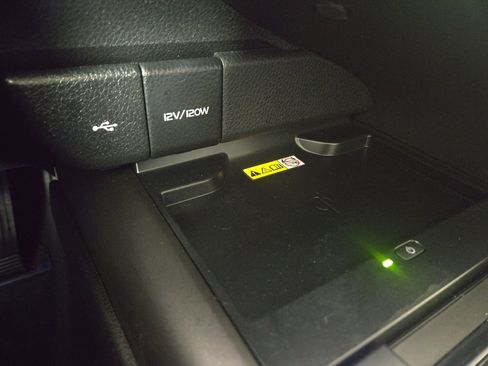 Used 2022 Toyota Camry XSE image 27