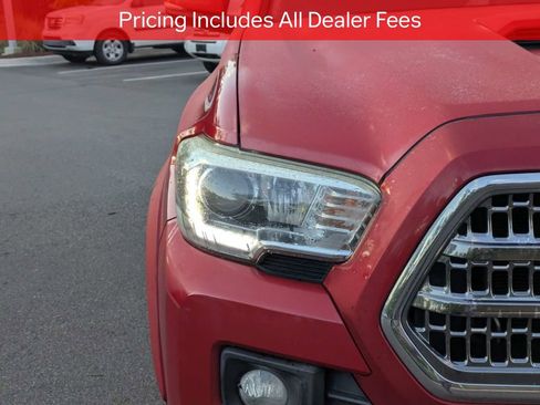 Used 2017 Toyota Tacoma TRD Sport w/ Tow Package RWD image 11