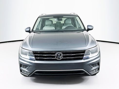Used 2018 Volkswagen Tiguan SEL w/ 3rd Row Seat Package image 2