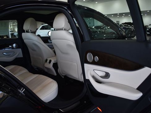 Used 2023 Mercedes-Benz E 350 4MATIC Sedan image 28