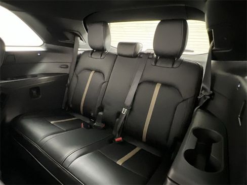 Certified 2025 MAZDA CX-90 3.3 Turbo S w/ Premium Package image 24