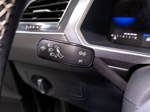 Used 2023 Volkswagen Tiguan SE image 25