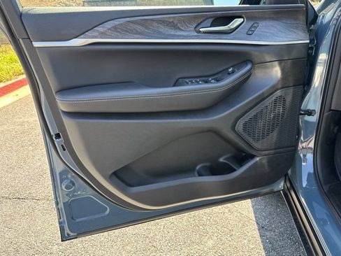 New 2027 Jeep Grand Cherokee Limited AWD/4WD image 10
