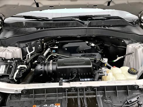 Used 2020 Ford Explorer XLT w/ Equipment Group 202A image 31